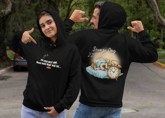 🐶💤 Snooze Dog – Morgenmuffel Hoodie 😴⏰ - Hoodie im einzigartigen Crazy-Printz Design | Perfekt für Alltag & Style