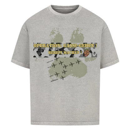 OPERATION: Feindliches Gebiet gesichert! 🪖🐾🔥 - T-Shirt im einzigartigen Crazy-Printz Design | Perfekt für Alltag & Style